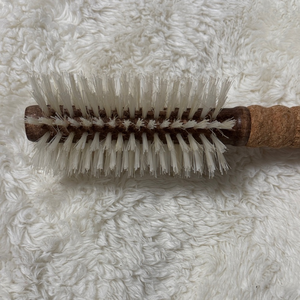 Ibiza Hair Styling Brush with Natural Bristles - Picture 2 of 6